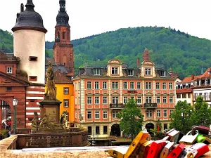Hotel_Holl_nder_Hof_und_Alte_Br_cke_Heidelberg.jpg
