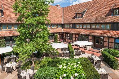 Kokenhof_Terrassengarten_Vogelperspektive - Kopie